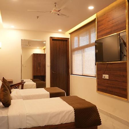 Hotel Golden Palace Lucknow Esterno foto