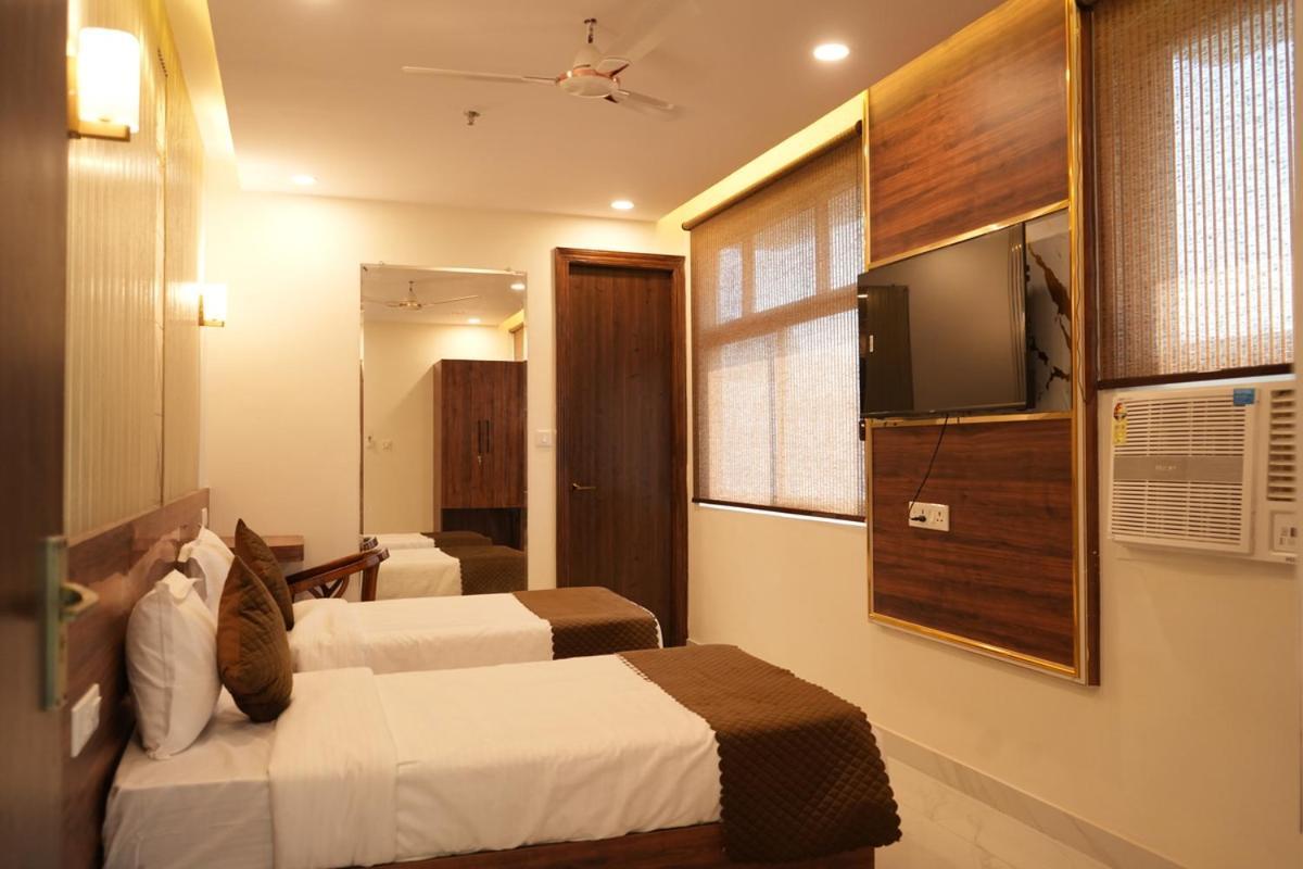 Hotel Golden Palace Lucknow Esterno foto