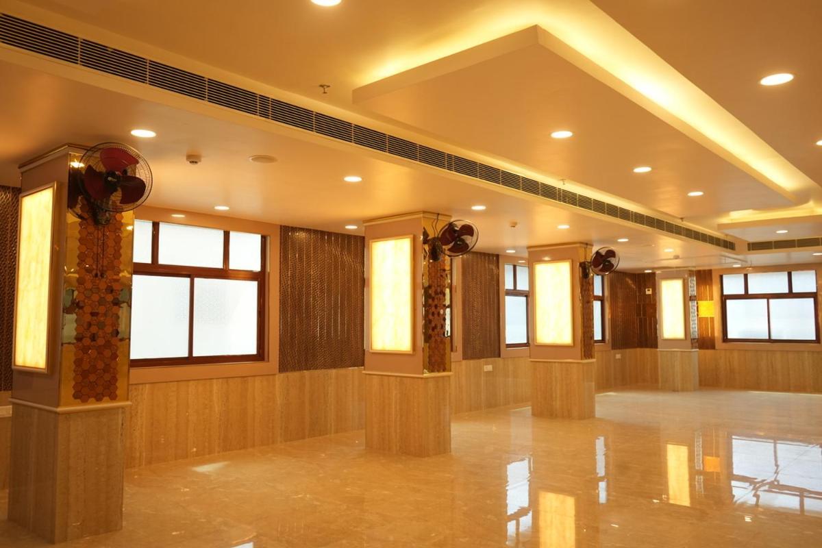 Hotel Golden Palace Lucknow Esterno foto