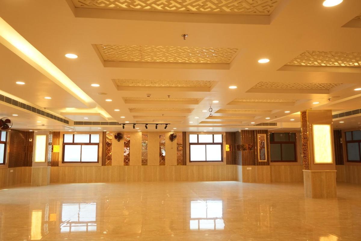 Hotel Golden Palace Lucknow Esterno foto