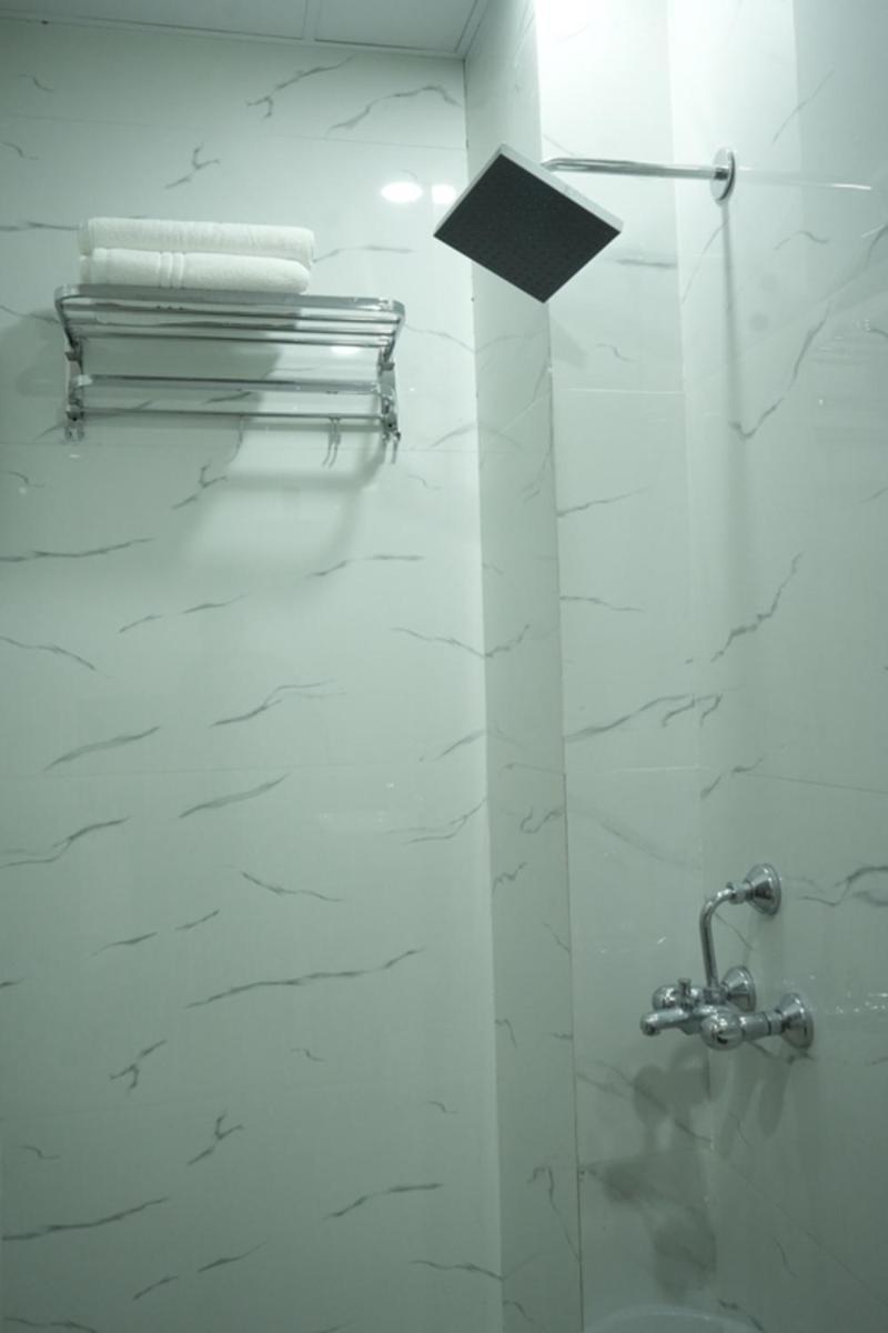 Hotel Golden Palace Lucknow Esterno foto